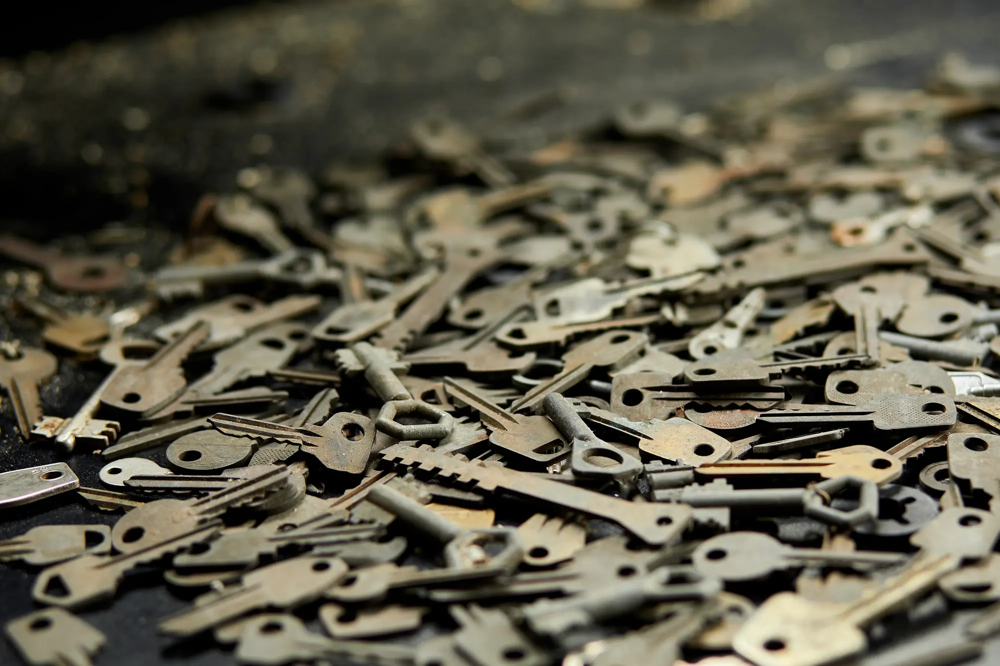 keys-set-and-lock-concept-at-the-locksmith-worksho-2023-11-27-05-12-44-utc